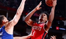 开云体育app-火箭逆转独行侠，易建联关键制胜