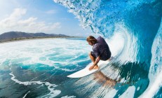 开云体育app-美式硬凿破东方铁阵，恩比德扛全队，尼克斯险胜深圳