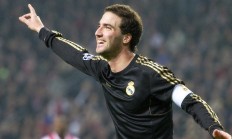 开云体育-羽毛球团体赛双星闪耀，印尼队轻取泰国队晋级，石宇奇关键制胜助中国队锁定胜局