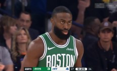 开云体育在线-凯尔特人击溃魔术，杰伦·布朗砍下生涯新高37分