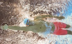 开云体育app-极速禁区，当F1战术融入绿茵场，苏亚雷斯的压制级方程式