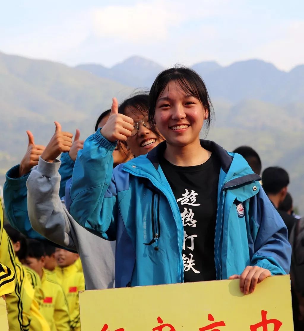 芬兰田径选手奋勇拼搏，蝉联冠军
