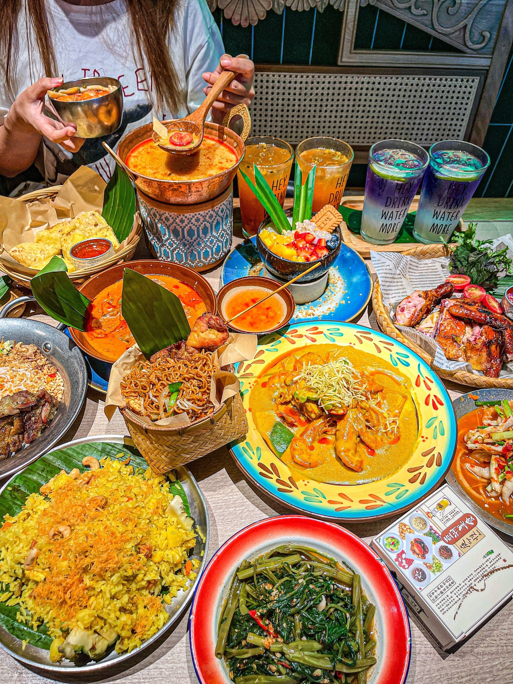 包含东南亚足球协会表现惊艳，夺得胜利的词条