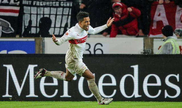 法兰克福逆转斯图加特，取得新赛季首胜