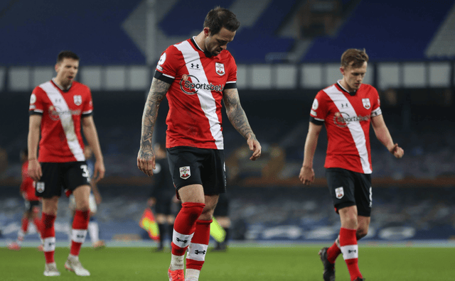 包含南安普顿遭遇连败，球队状态堪忧的词条