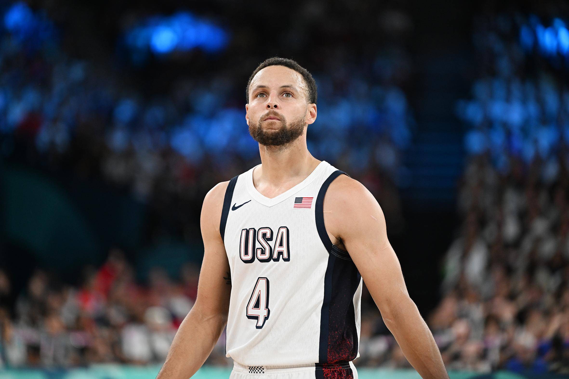 包含美国篮协官员称男篮国家队备战正酣的词条