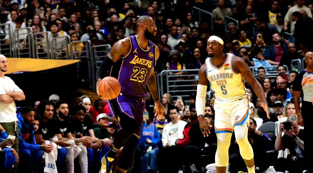 湖人继续热胜，詹皇AD合砍40分