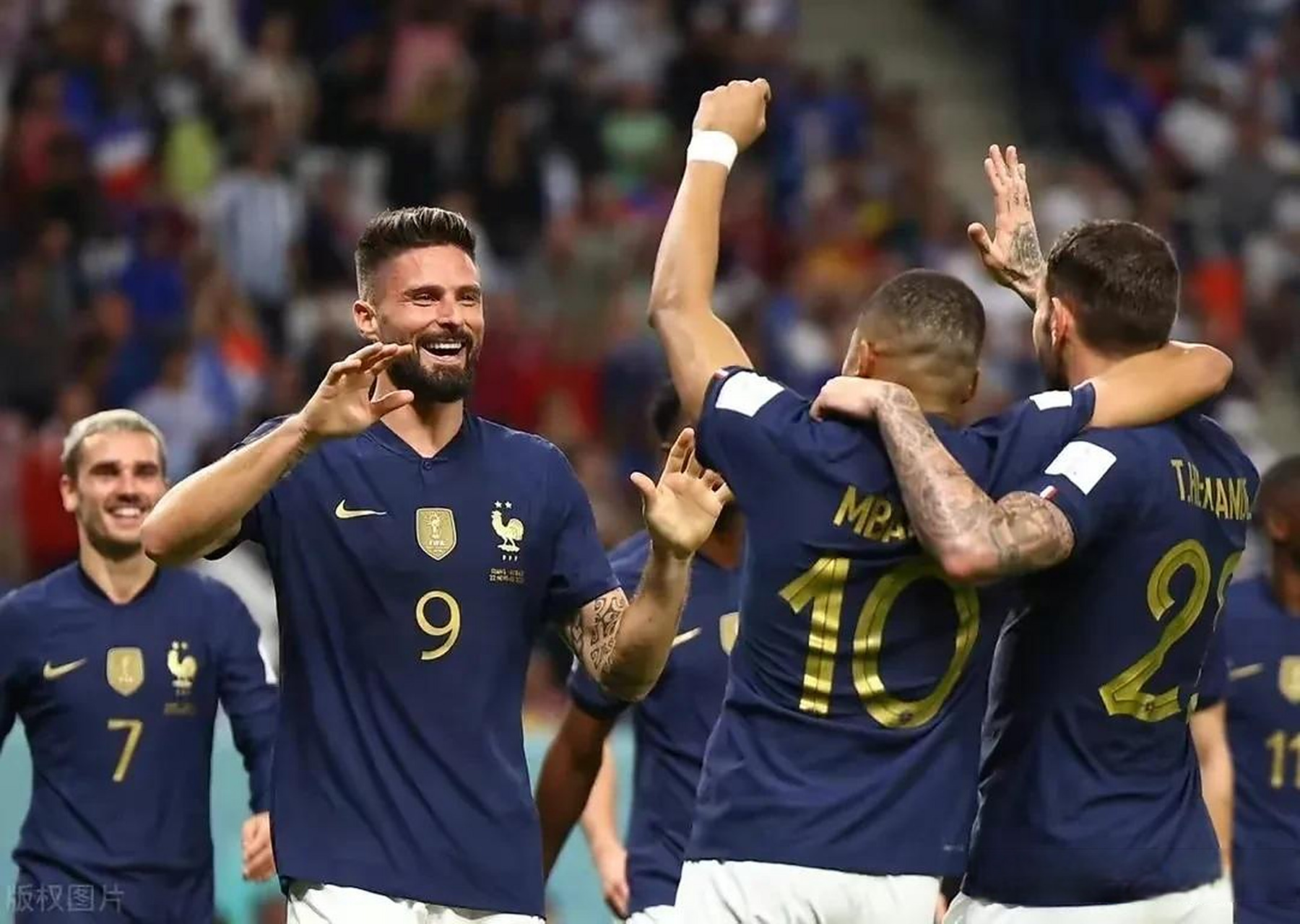 梦幻组合！英格兰队与波兰队携手成功晋级世界杯半决赛