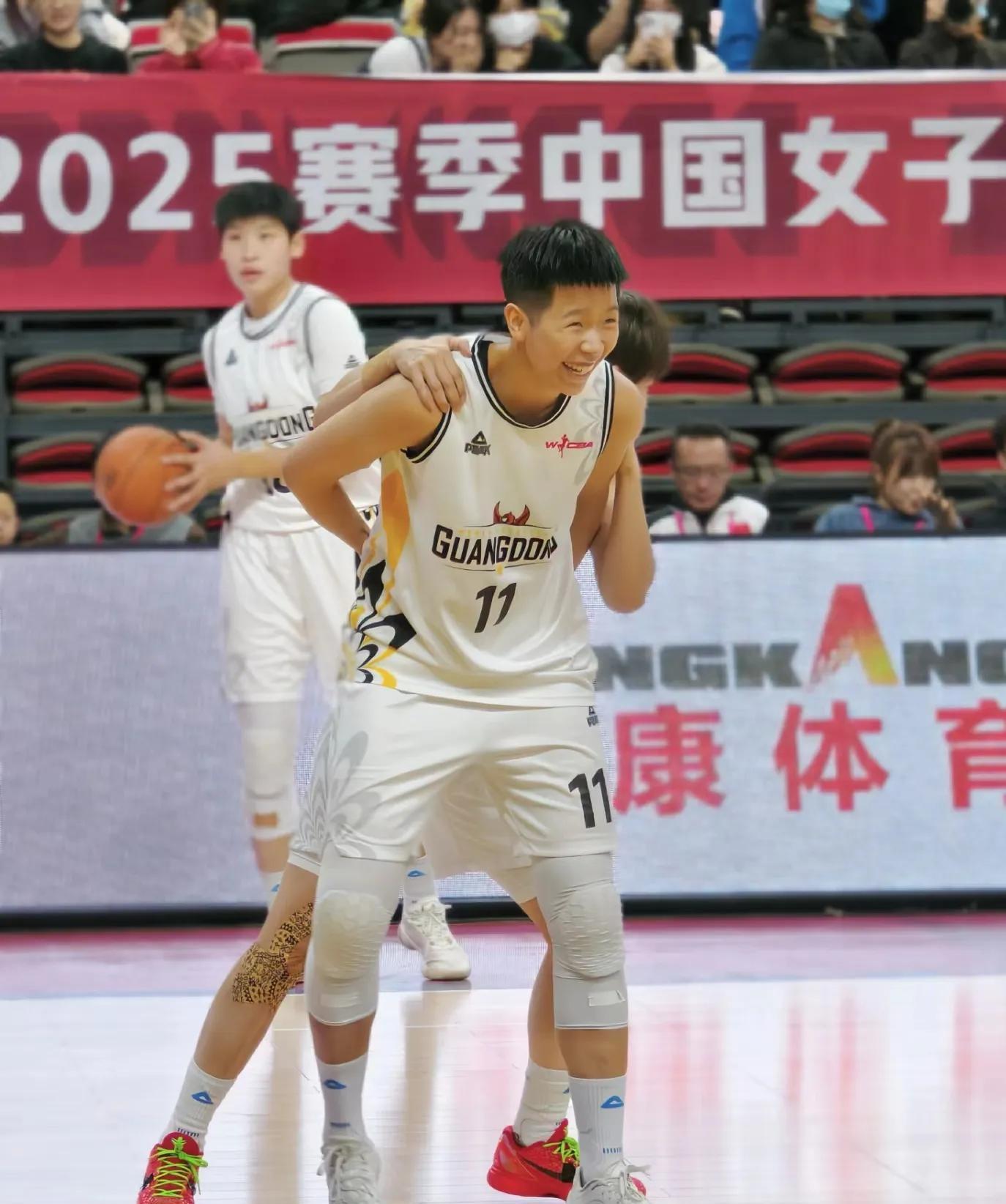 山西队力克四川队，恩比德惊艳四座的简单介绍