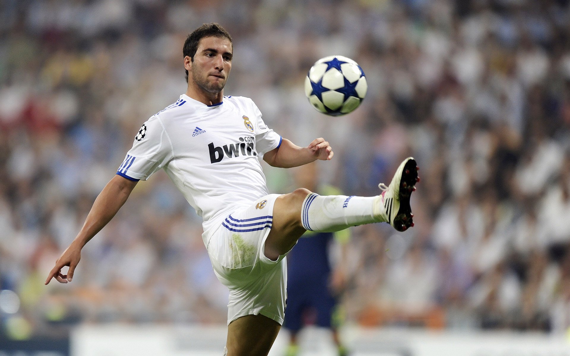 黑马逆袭!马里3-1横扫喀麦隆,贝林厄姆中场灵魂觉醒