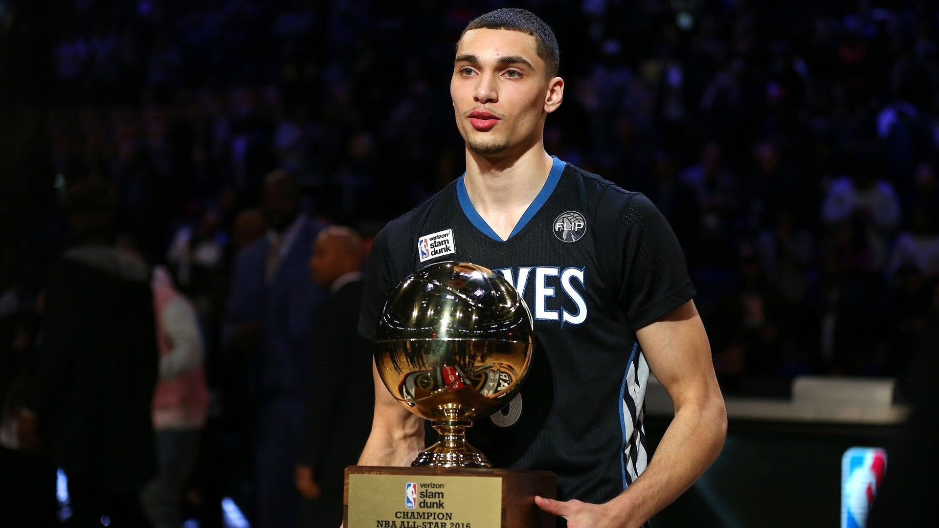 铜墙铁壁!布雷默单点锁死大黄蜂 几内亚战术体系完美压制多特