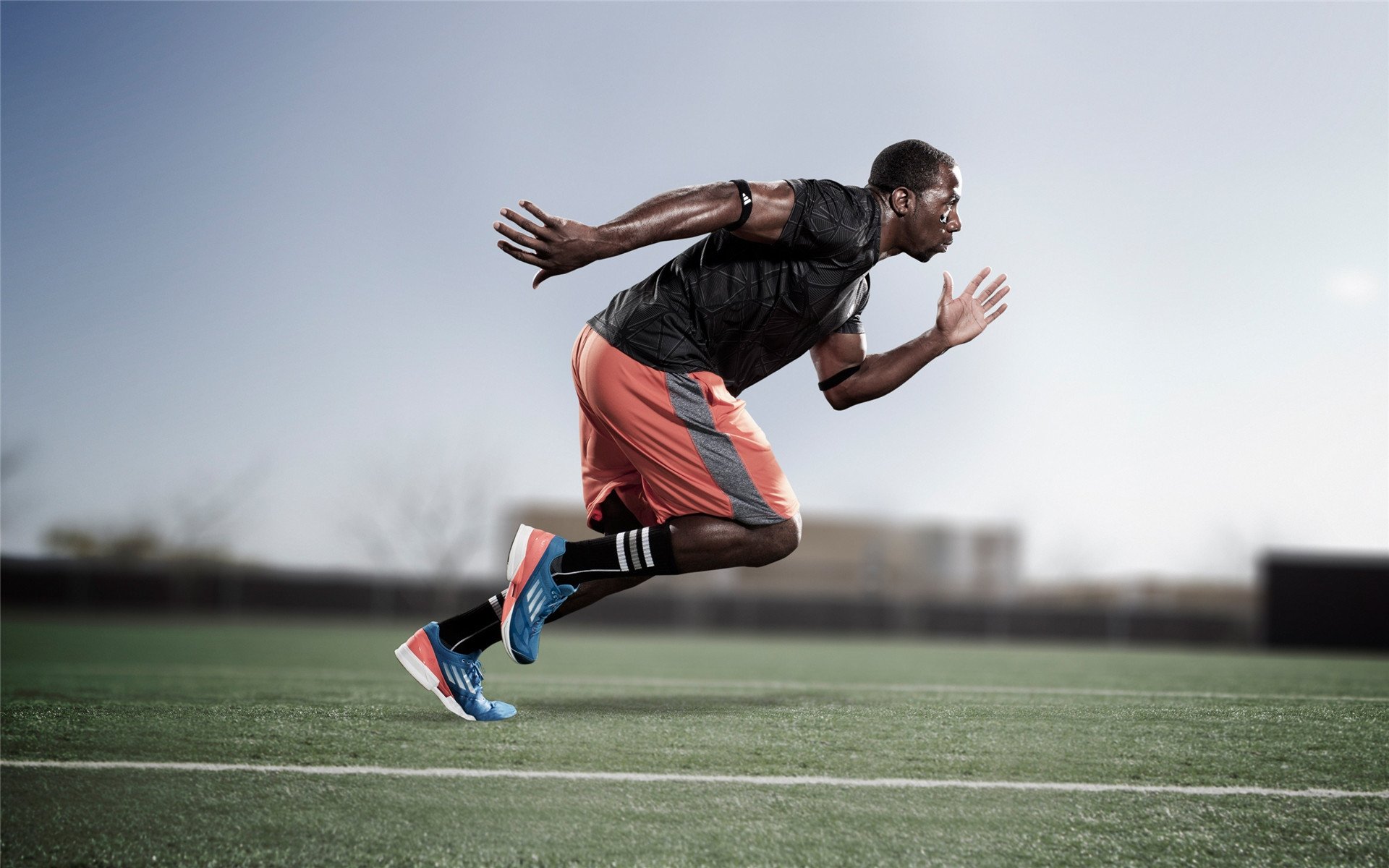 攻防一体！英格拉姆双端统治引爆赛场，深圳队终结辽宁队十一连胜神话