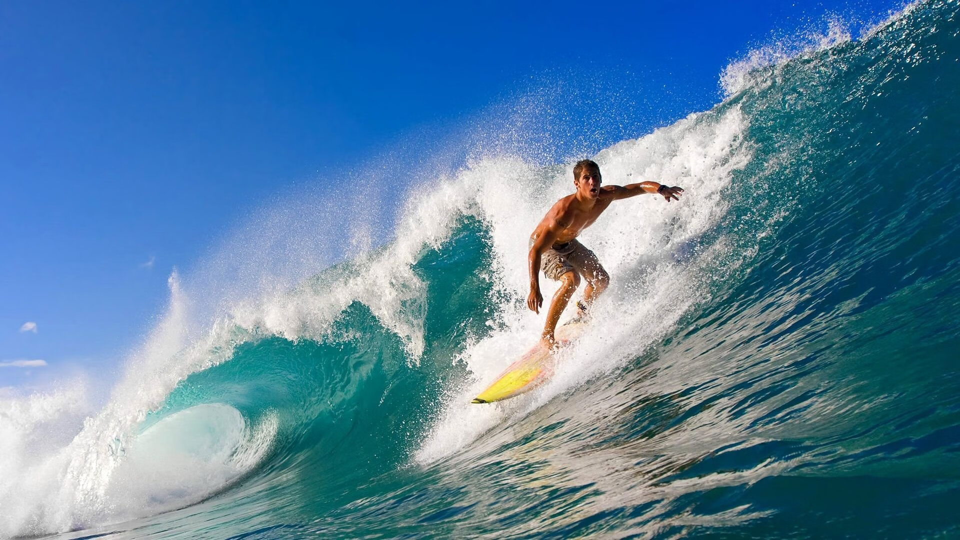 塞恩斯惊艳四座,阿斯顿马丁逆袭索伯车队