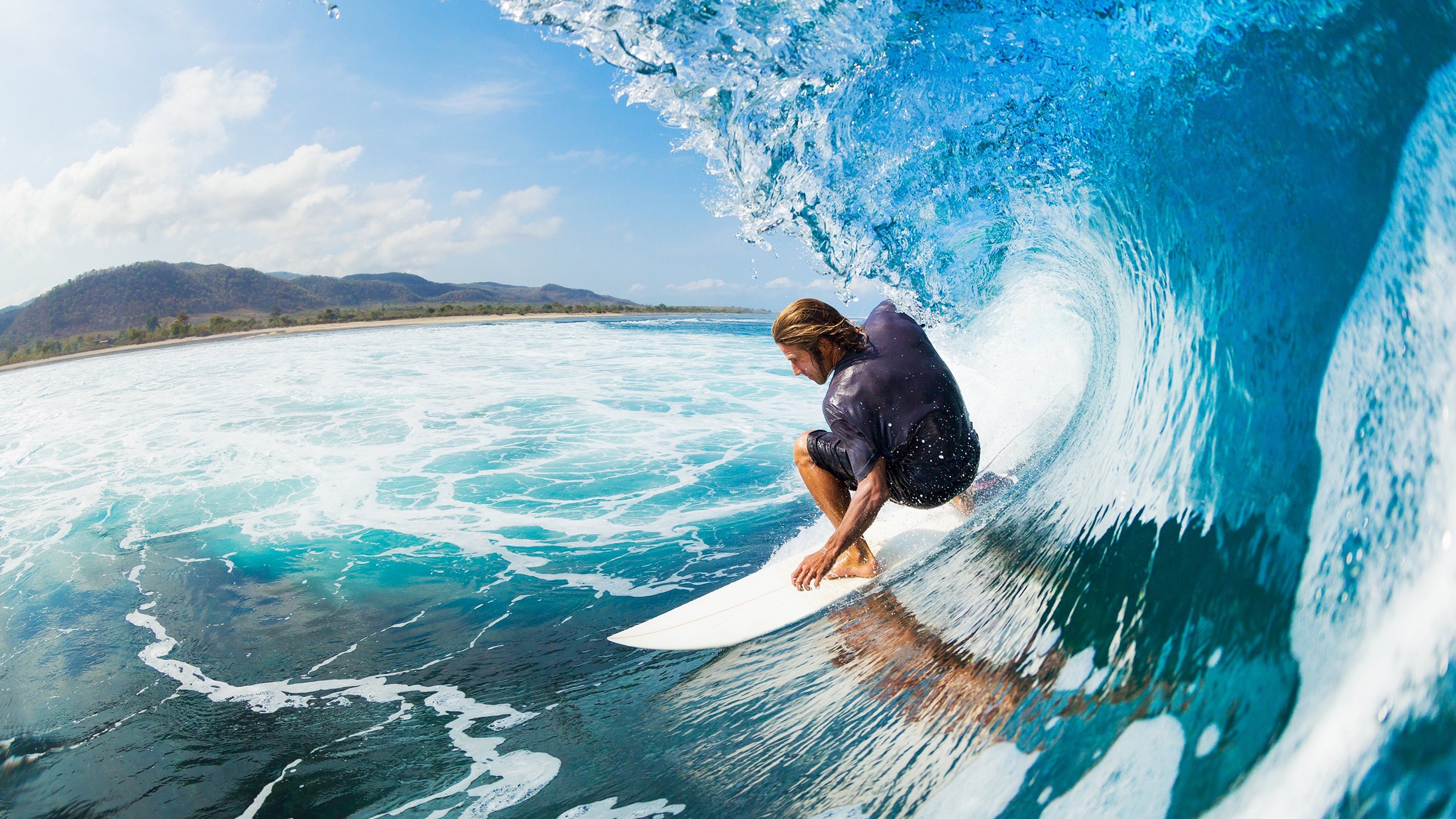 美式硬凿破东方铁阵，恩比德扛全队，尼克斯险胜深圳