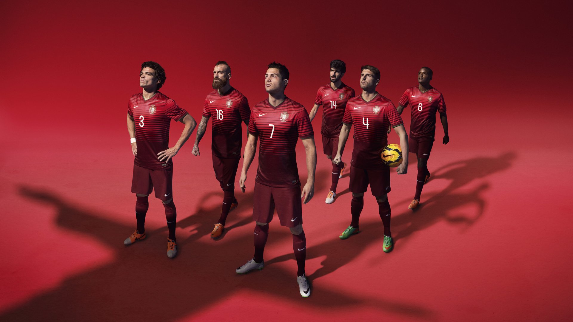 绿茵与球台的交响，当梁靖崑点燃鏖战的夜